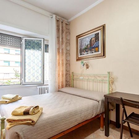 Vatican Rose Aparthotel Roma Esterno foto